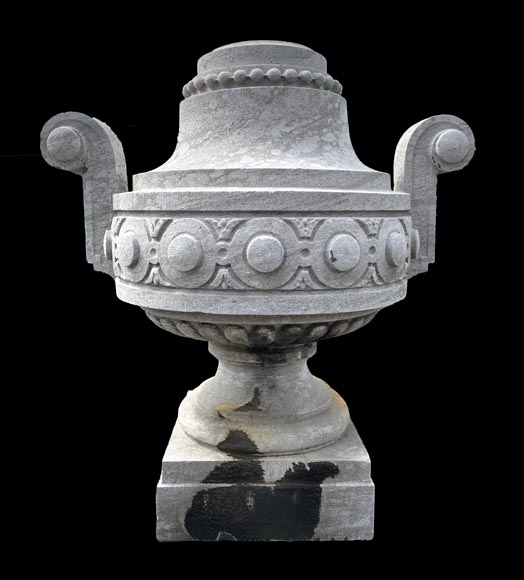 Large carved Soignies stone garden vase, Louis XVI style Large carved Soignies stone garden vase, Louis XVI style-1