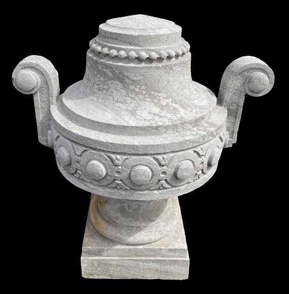 Large carved Soignies stone garden vase, Louis XVI style Large carved Soignies stone garden vase, Louis XVI style-7