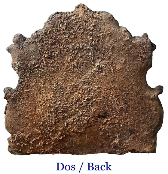 Fireback bearing a coat of arms and decorated with lions Fireback bearing a coat of arms and decorated with lions-7