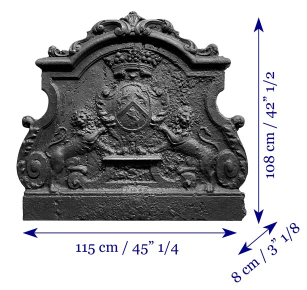 Fireback bearing a coat of arms and decorated with lions Fireback bearing a coat of arms and decorated with lions-8