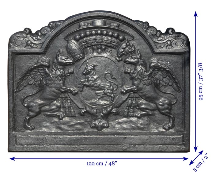 Important fireplace plaque with the coat of arms of David-Nicolas de Berthier, with a bull framed by two griffins-10