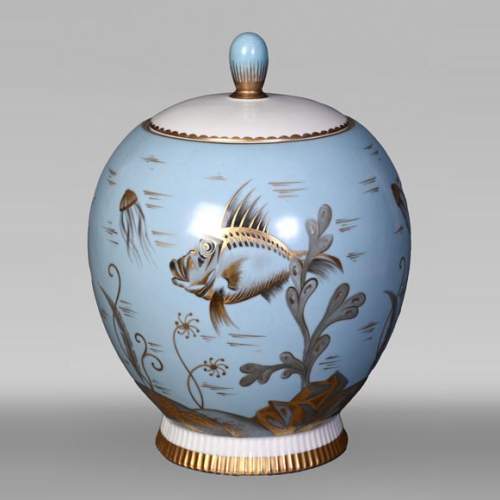 AU VASE ÉTRUSQUE – Porcelain Vase with Aquatic Decoration