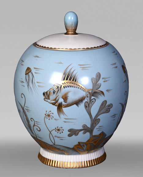 AU VASE ÉTRUSQUE – Porcelain Vase with Aquatic Decoration-0