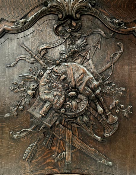 Carved and painted wooden overmantel mirror with a pastoral music trophy, in the Louis XV style, 19th century Carved and painted wooden overmantel mirror with a pastoral music trophy, in the Louis XV style, 19th century-1