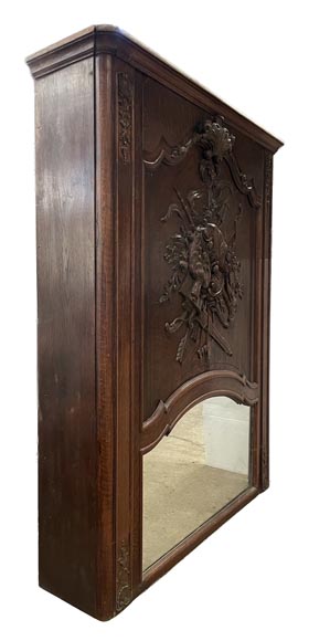 Carved and painted wooden overmantel mirror with a pastoral music trophy, in the Louis XV style, 19th century Carved and painted wooden overmantel mirror with a pastoral music trophy, in the Louis XV style, 19th century-8
