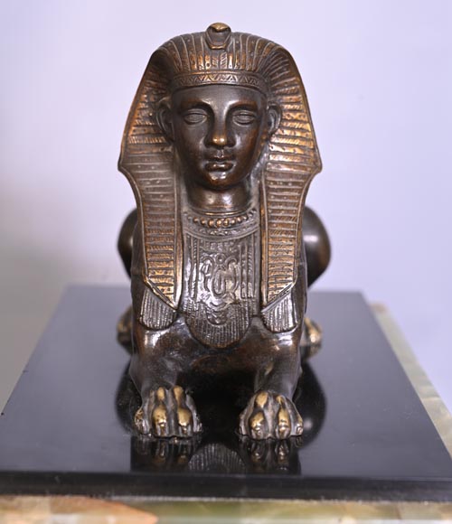 Egyptian Revival mantel garniture in black marble, green onyx, and gilt bronze-5