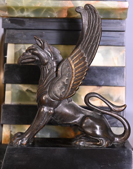 Egyptian Revival mantel garniture in black marble, green onyx, and gilt bronze-6