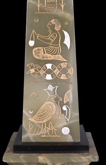 Egyptian Revival mantel garniture in black marble, green onyx, and gilt bronze-11