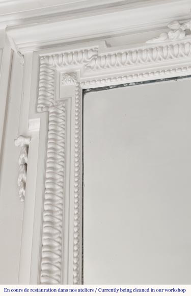 Louis XVI style trumeau decorated with a plant crown-3