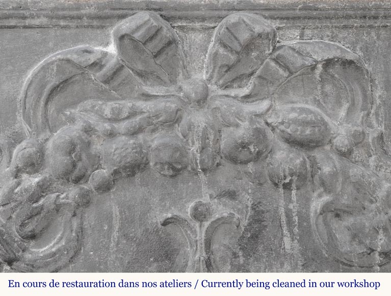 Napoleon III style fireback with a stylized fleur-de-lis, surrounded by a wreath of plants-2