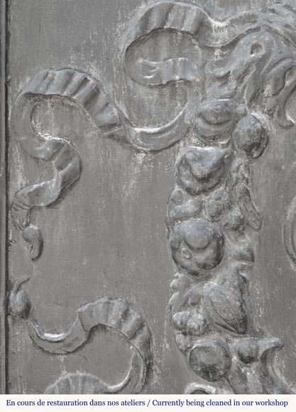 Napoleon III style fireback with a stylized fleur-de-lis, surrounded by a wreath of plants-3