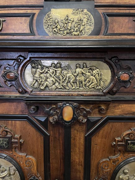 Imposing Neo-Renaissance cabinet in walnut, marble, gilt bronze and hardstones, circa 1870-10