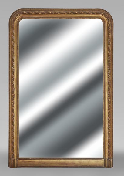 Louis XVI style gilded trumeau with ribbon and pearl decoration-0