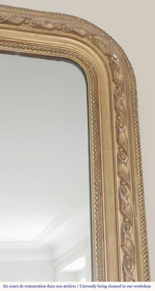 Louis XVI style gilded trumeau with ribbon and pearl decoration-2