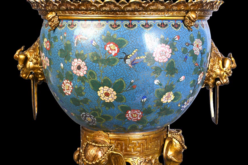Ferdinand BARBEDIENNE – Japonist cachepot in gilt bronze and cloisonné enamel-12