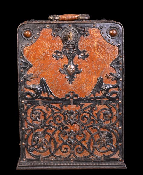 Leather and iron travelling case with dragons and mascarons-0