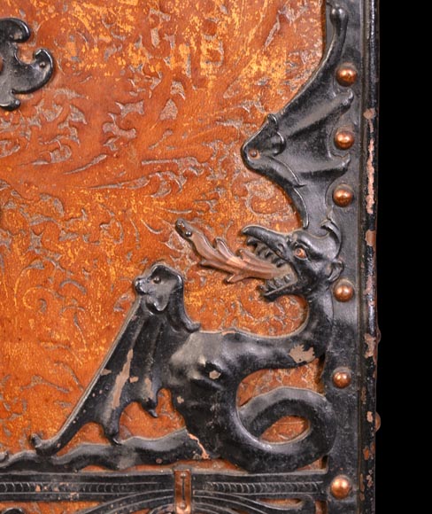 Leather and iron travelling case with dragons and mascarons-8