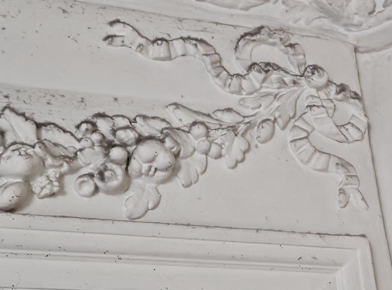 Louis XVI style trumeau decorated with a floral garland Louis XVI style trumeau decorated with a floral garland-2