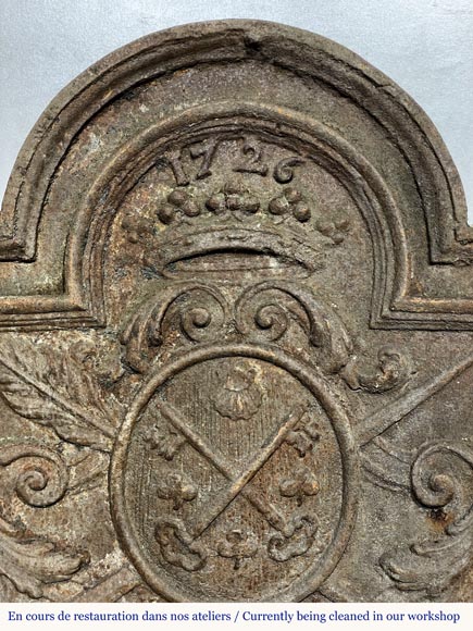 Fireback dated 1726, with the arms of Robin de La Tremblaye-1