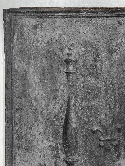 Fireplace plaque with fleur-de-lis and Pillars of Hercules Fireplace plaque with fleur-de-lis and Pillars of Hercules-2