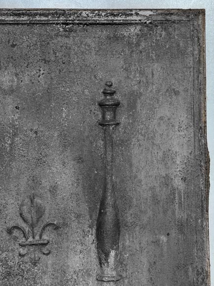 Fireplace plaque with fleur-de-lis and Pillars of Hercules Fireplace plaque with fleur-de-lis and Pillars of Hercules-3