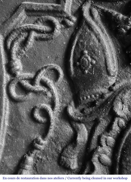 Fireplace plaque with lion coat of arms-3