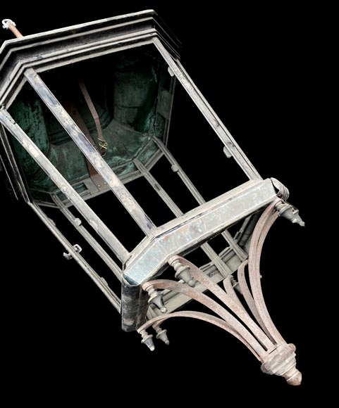 Important pair of hexagonal architectural lanterns in patinated metal-7