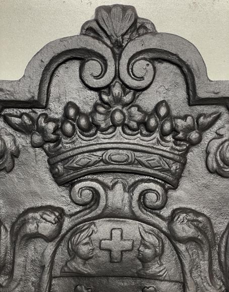 Fireplace plaque with coat of arms supported by two greyhounds Fireplace plaque with coat of arms supported by two greyhounds-3