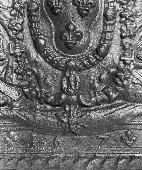 “Alone against all”, Louis XIV style fireplace plaque with the Arms of France “Alone against all”, Louis XIV style fireplace plaque with the Arms of France-4