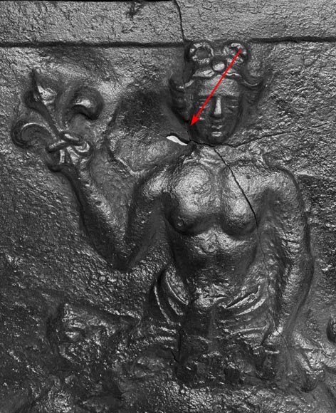 Fireplace plaque with coat of arms surmounted by Apollo holding a fleur-de-lis Fireplace plaque with coat of arms surmounted by Apollo holding a fleur-de-lis-4