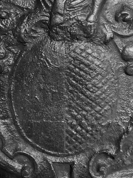 Fireplace plaque with coat of arms surmounted by Apollo holding a fleur-de-lis Fireplace plaque with coat of arms surmounted by Apollo holding a fleur-de-lis-5