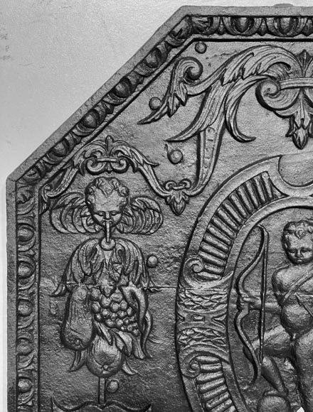Louis XVI period fireplace plaque decorated with Cupid in a medallion Louis XVI period fireplace plaque decorated with Cupid in a medallion-1