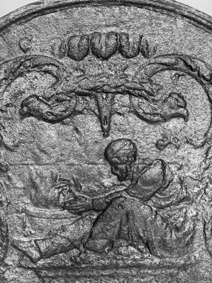 Fireplace plaque with figures near the fire Fireplace plaque with figures near the fire-3