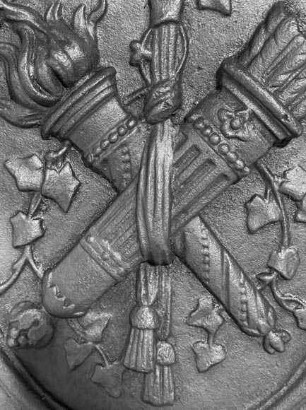 Louis XVI style fireplace plaque with quivers and torches Louis XVI style fireplace plaque with quivers and torches-4
