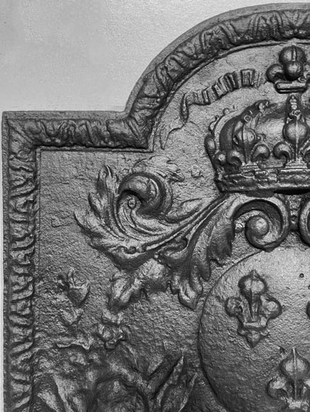 Fireplace plaque with the arms of France and cornucopia Fireplace plaque with the arms of France and cornucopia-1