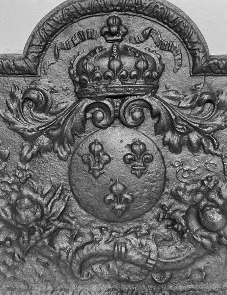 Fireplace plaque with the arms of France and cornucopia Fireplace plaque with the arms of France and cornucopia-3