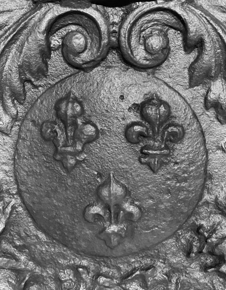 Fireplace plaque with the arms of France and cornucopia Fireplace plaque with the arms of France and cornucopia-4