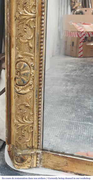 A richly gilded trumeau in the Napoleon III style, decorated with putti A richly gilded trumeau in the Napoleon III style, decorated with putti-5