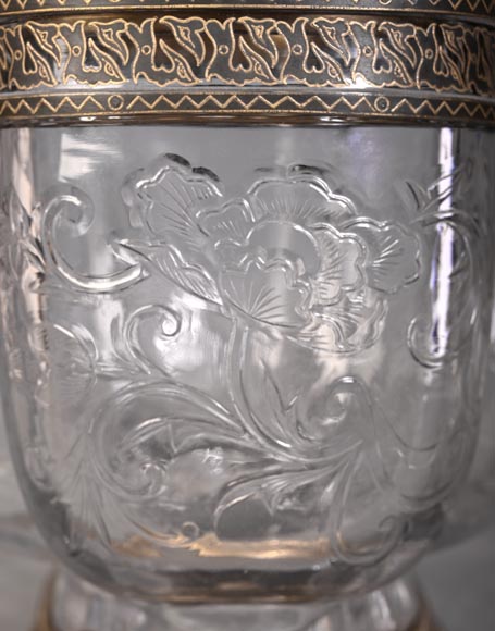 L’Escalier de Cristal (attributed to) Quadrilobed covered bowl with stand, crystal and gilt bronze L’Escalier de Cristal (attributed to) Quadrilobed covered bowl with stand, crystal and gilt bronze-8