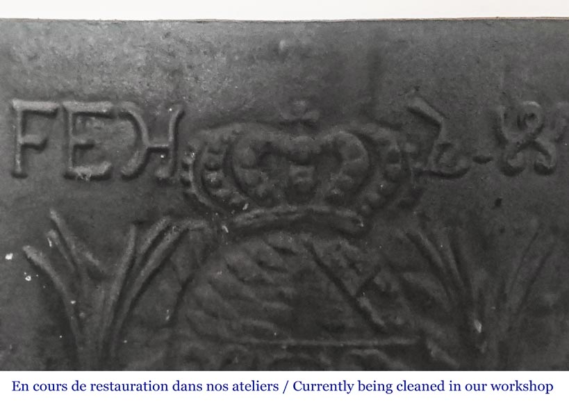 Square fireplace backplate, decorated Square fireplace backplate, decorated-1