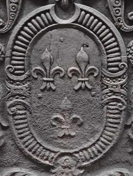 Cast iron fireplace plaque bearing the Arms of France, framed by cherubs Cast iron fireplace plaque bearing the Arms of France, framed by cherubs-2