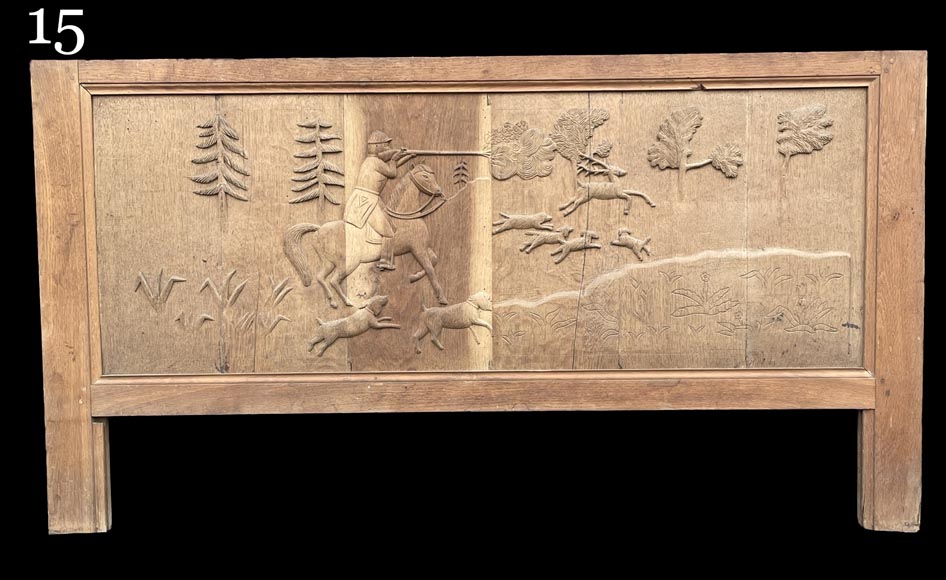 Important oak panelling carved with scenes from La Fontaine's Fables, 19th century Important oak panelling carved with scenes from La Fontaine's Fables, 19th century-32