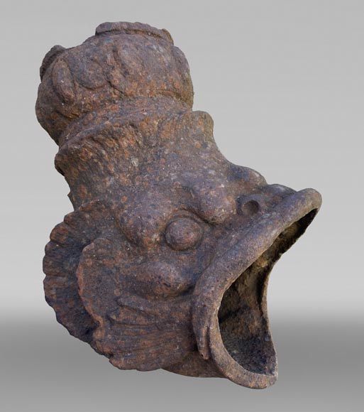 Cast iron dolphin-form rainwater downpipe Cast iron dolphin-form rainwater downpipe-0