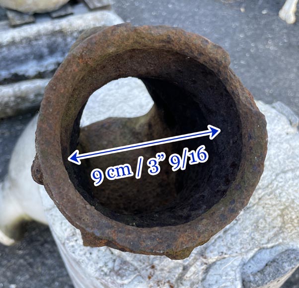 Cast iron dolphin-form rainwater downpipe Cast iron dolphin-form rainwater downpipe-4