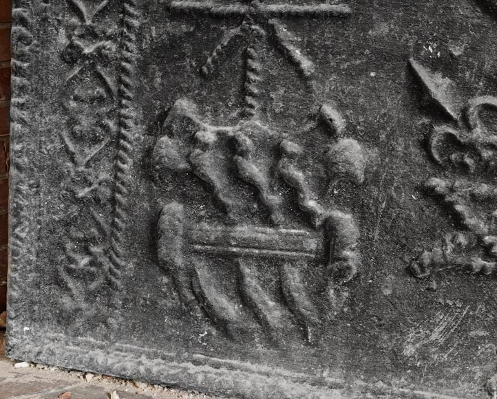Cast-iron fireback decorated with a coat of arms and a portrait bust-3