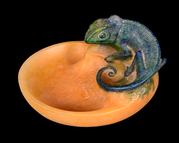 WALTER Amalric & BERGÉ Henri — Pâte de verre dish with chameleon WALTER Amalric & BERGÉ Henri — Pâte de verre dish with chameleon-1