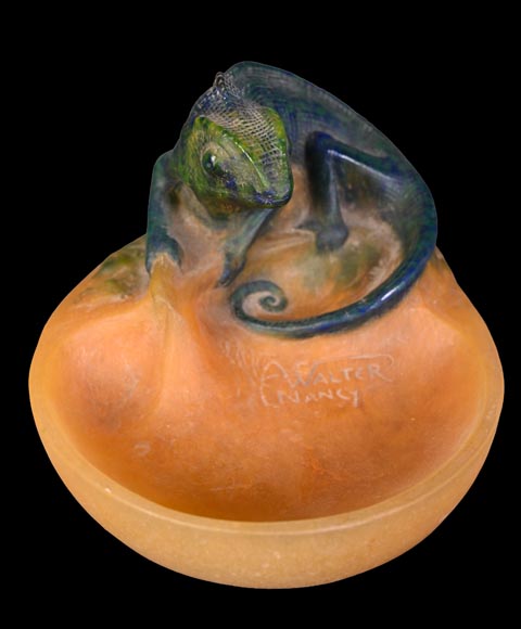 WALTER Amalric & BERGÉ Henri — Pâte de verre dish with chameleon WALTER Amalric & BERGÉ Henri — Pâte de verre dish with chameleon-3