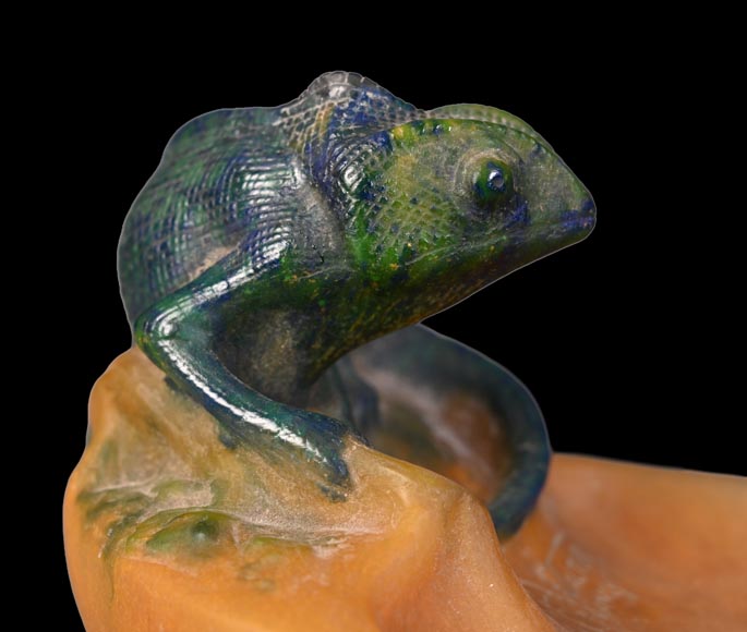 WALTER Amalric & BERGÉ Henri — Pâte de verre dish with chameleon WALTER Amalric & BERGÉ Henri — Pâte de verre dish with chameleon-5