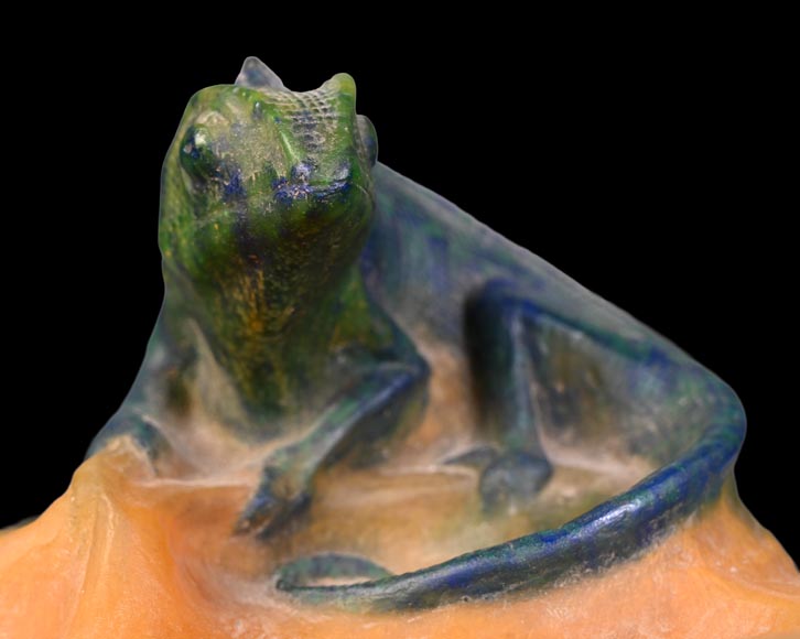 WALTER Amalric & BERGÉ Henri — Pâte de verre dish with chameleon WALTER Amalric & BERGÉ Henri — Pâte de verre dish with chameleon-9