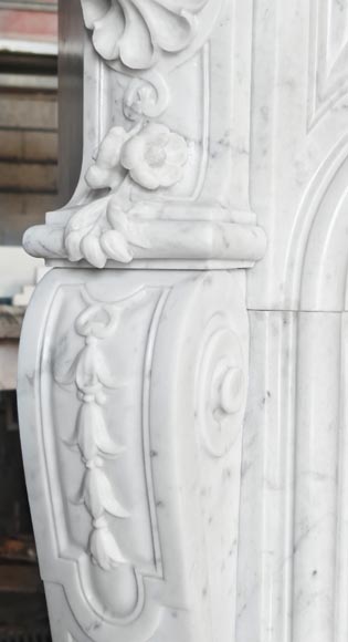 Highly sculpted Louis XV style fireplace in Carrara marble Highly sculpted Louis XV style fireplace in Carrara marble-7